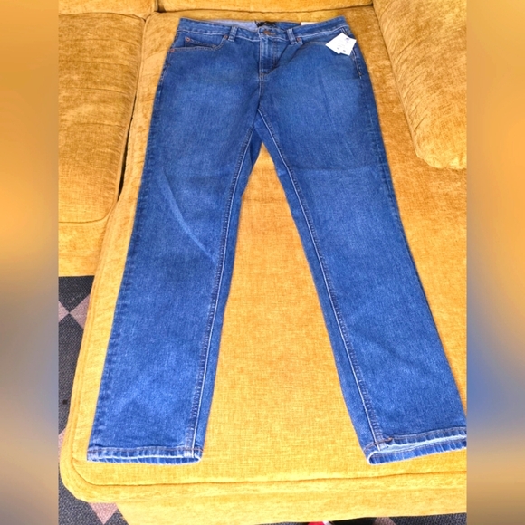 NWT Volcom Girlfriend High Rise Jeans - Picture 1 of 6